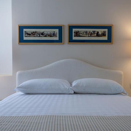 Apartemen 80 m² dengan 3 kamar tidur dan 2 kamar mandi pribadi di Plebiscito Napoli Bagian luar foto