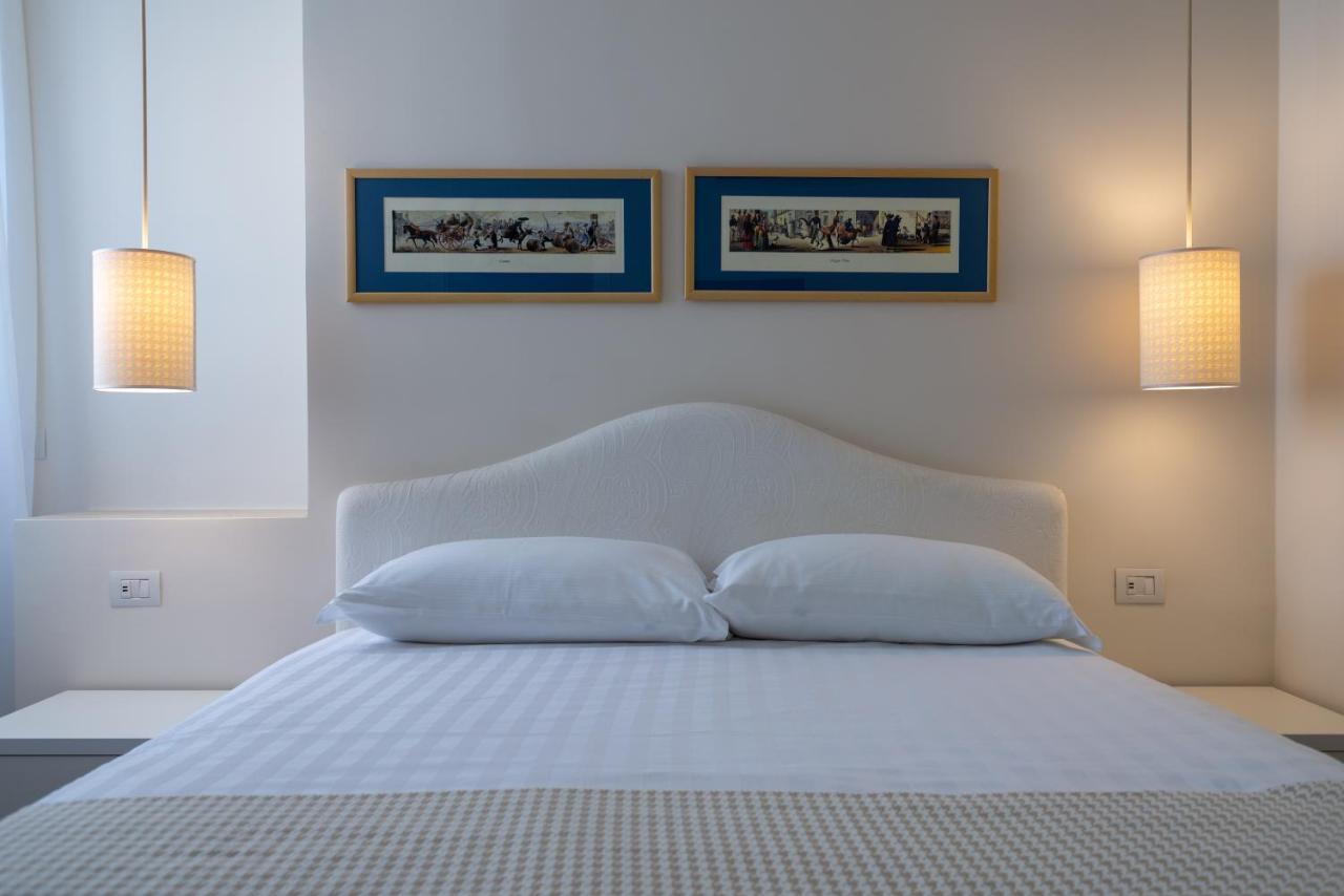 Apartemen 80 m² dengan 3 kamar tidur dan 2 kamar mandi pribadi di Plebiscito Napoli Bagian luar foto